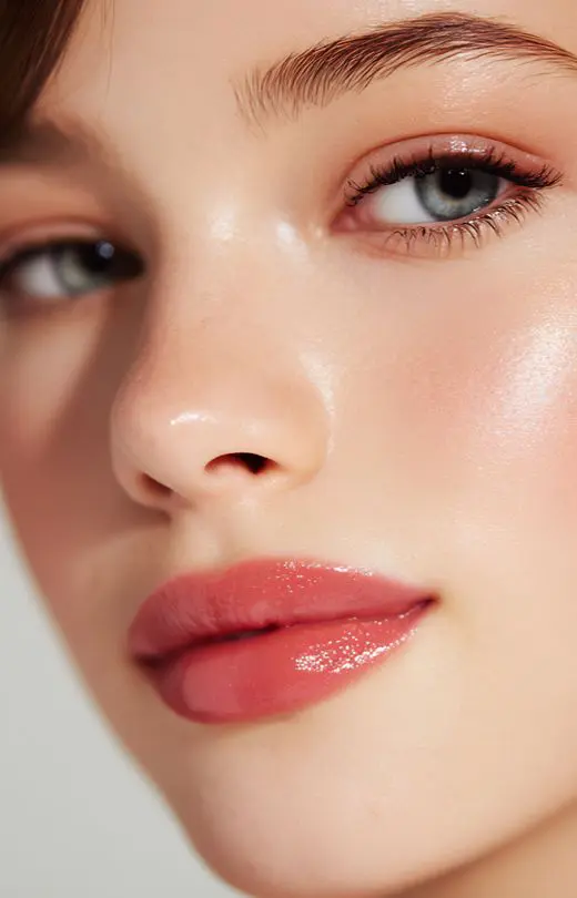 lip enhancement filler treatment main header picture mobile