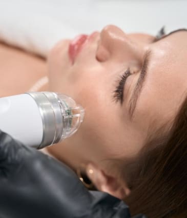 MAESKN Aesthetics - Pore Refinement & Texture Smoothing